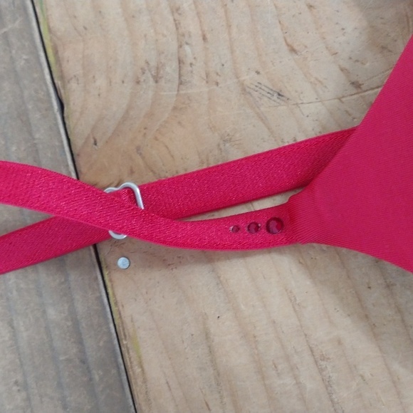 Victoria's Secret Red Satin Biofit Push Up Bra Size 36B - Picture 5 of 10